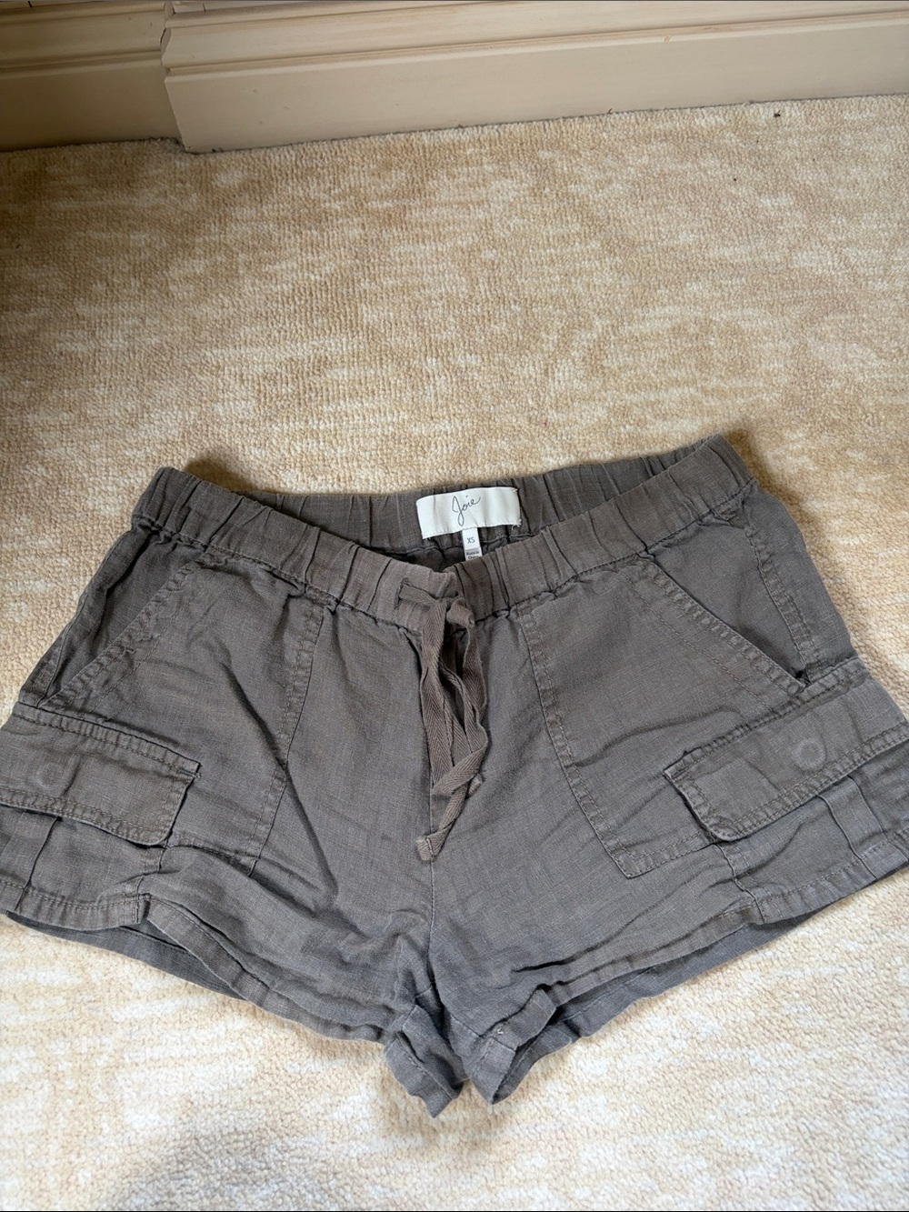 Joie Taupe Cargo Drawstring Women's Shorts. Linen blend